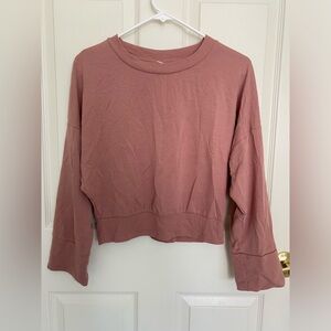 Cropped Old Navy Athletic Longsleeve